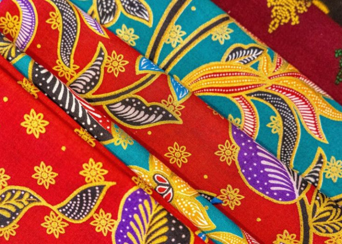  Inspirasi Dress Batik Ibu-Ibu Kekinian yang Tetap Modis di Segala Usia