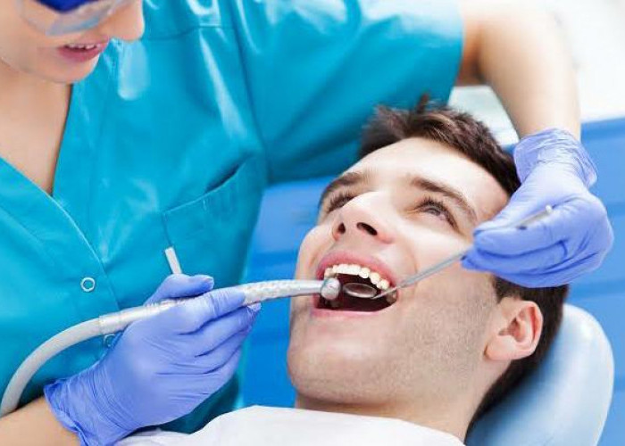 4 Cara Merawat Kesehatan Gigi Bebas Karang yang Bisa Dicoba 