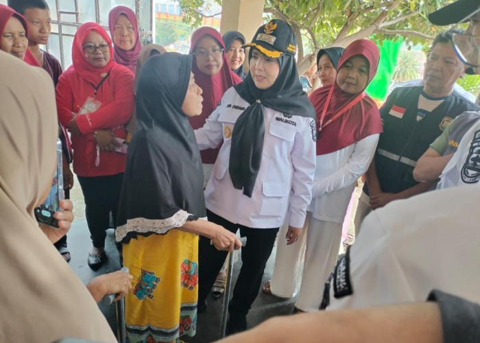 Maknai HUT ke-81 RI, Pemkot Bandar Lampung Salurkan 22 Alat Bantu Kesehatan untuk Warga TBS dan TBU