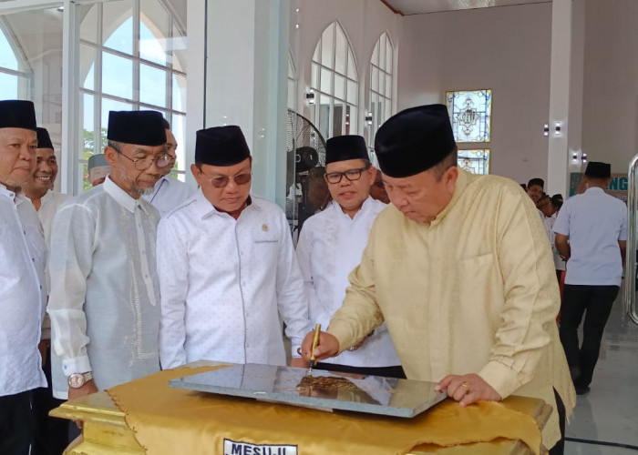 Gubernur Lampung Resmikan Masjid Al-Karim di Mesuji Sekaligus Membuka Pengajian Akbar Bersama Ustadz Wijayanto