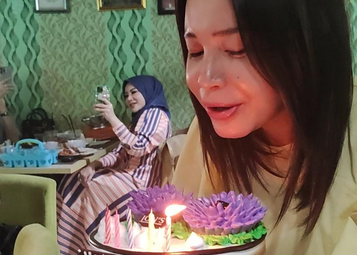 Dapat Surprise Ulang Tahun di Lampung, Penyanyi Rossa Berharap Ini...