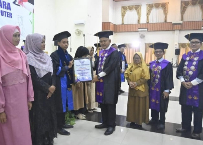 Penuh Haru, Sembilan Mahasiswa Difabel  IBN Lampung di Wisuda