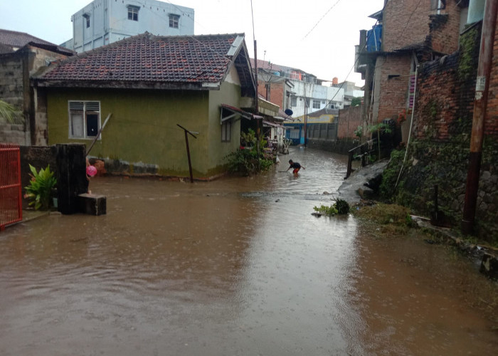 Dua Jam Dilanda Hujan, Lingkungan Kelurahan Tanjung Aman Lampura Terendah Banjir