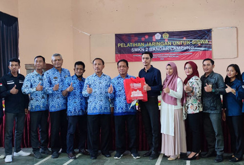 Universitas Teknokrat Indonesia PKM di SMKN 2 Bandar Lampung