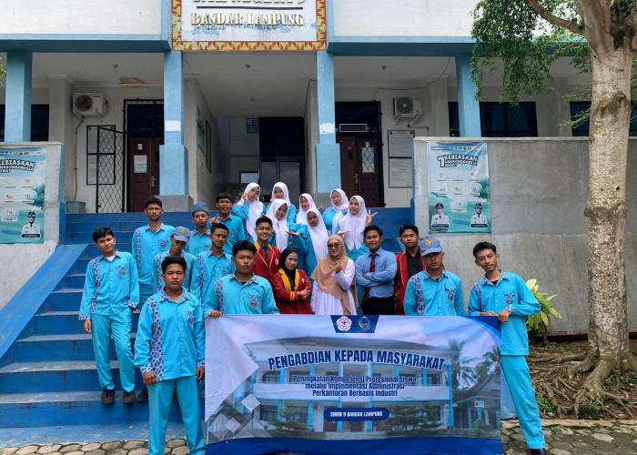 Mahasiswa Teknokrat Latih Siswa SMKN 9 Bandar Lampung Kuasai Arsip Digital, Customer Service hingga Rapat Meta