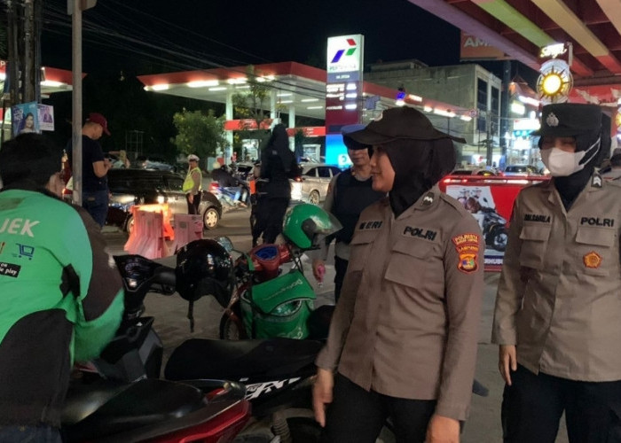 Giat Patroli Malam, Polwan Polresta Disiagakan di Beberapa Pusat Keramaian di Bandar Lampung