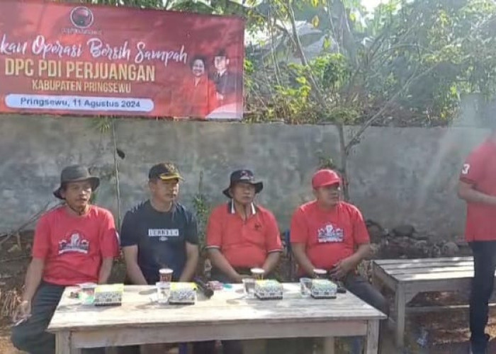 Kembali Bumikan Gotong Royong DPC PDIP Pringsewu dan Warga Bersih Bersih