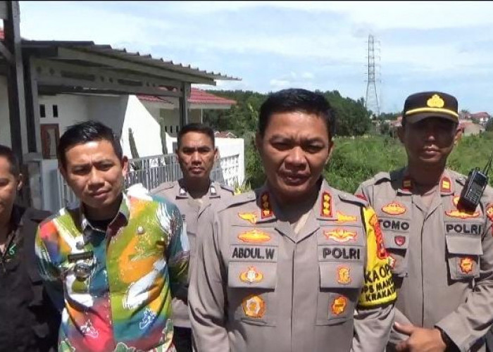 Angin Kencang Rusak Rumah warga di Kemiling, Polresta Bandar Lampung Salurkan Bantuan