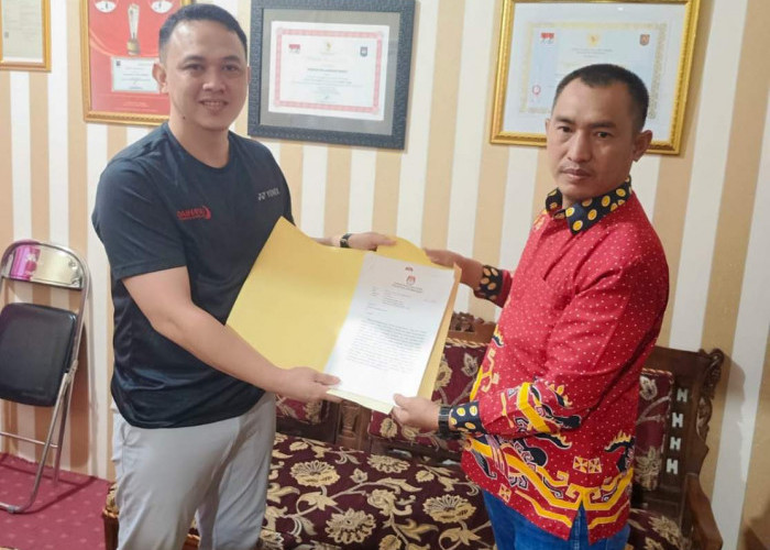 Persiapan Pelantikan, KPU Lampung Barat Serahkan Dokumen Caleg Terpilih ke Gubernur Melalui Pj Bupati