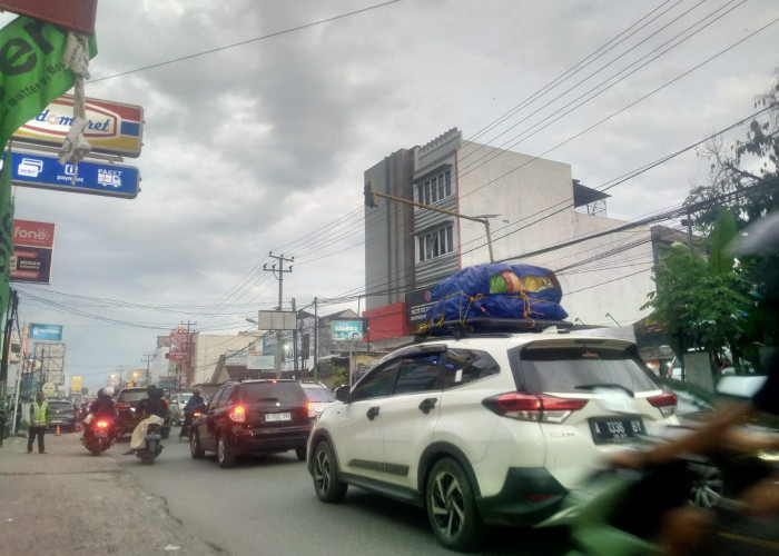 Jalinbar Pringsewu 'Terkunci' Arus Balik, Ini Titik Macet Parah yang Harus Dihindari