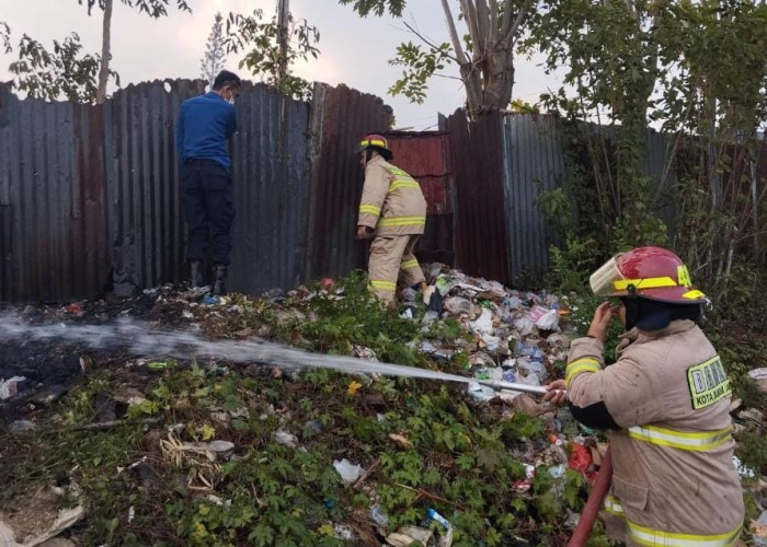 Dua Kebakaran Lahan Terjadi dalam Sehari di Bandar Lampung, Damkarmat Beri Peringatan Keras 