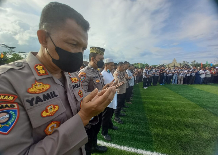 Bentuk Belasungkawa, Personel TNI dan Polri di Lampung Doa Bersama atas Insiden di Kanjuruhan