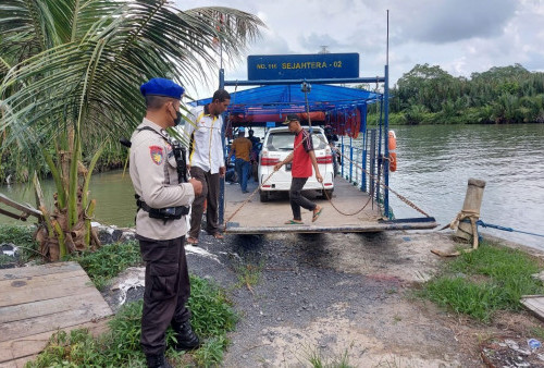 Cegah Laka di Perairan, Polisi Pantau Penyeberangan Dermaga Ponton
