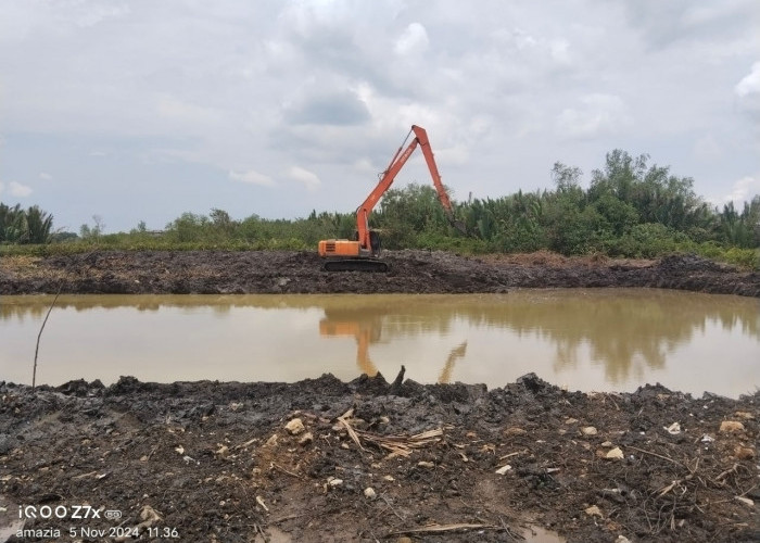 Pembangunan Kolam TPI di Sungai Muara Jaya Mulai Dibangun