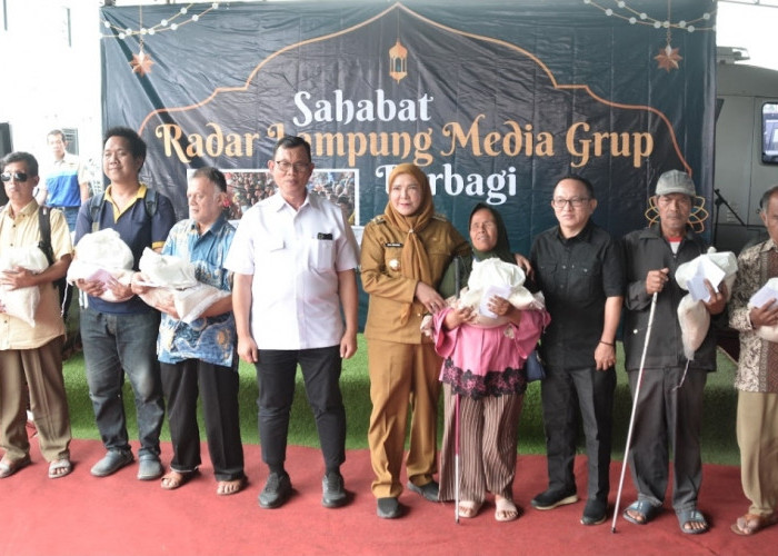 Radar Lampung Media Group Kembali Berbagi kepada Disabilitas Netra