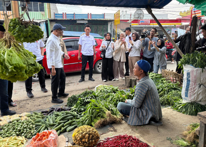 Ngabuburit di Pasar Jatimulyo, Mirza Cek URC Drainase Sambil Borong Sayuran