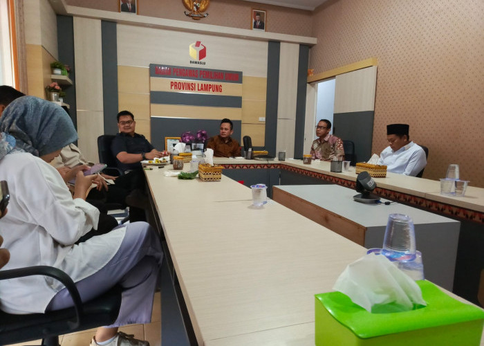 Pleno, Bawaslu Lampung Bagi-Bagi Jabatan