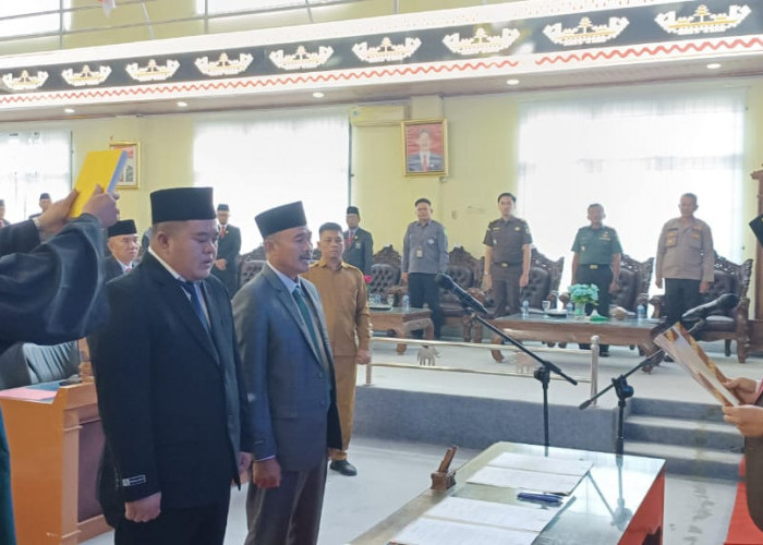 Ketua DPRD Lampung Timur Lantik 2 Anggota Dewan PAW
