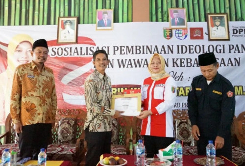 Wakil Ketua DPRD Lampung Gelar Sosialisasi Pembiinaan IPWK di Pekon Panggungrejo