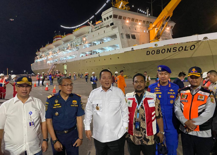 Gubernur Lampung Tinjau Pemudik Bermotor di Pelabuhan Panjang