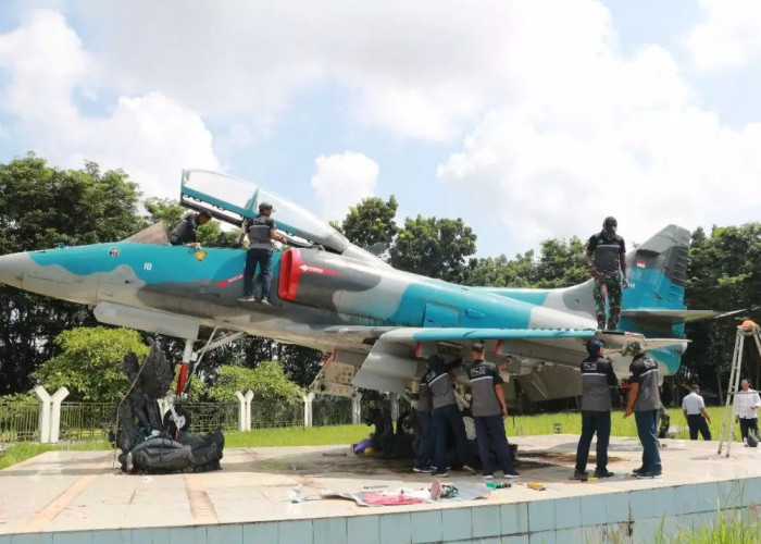 Dihibahkan, Monumen Pesawat Skyhawk Pemkab Tulang Bawang Direlokasi ke Lanud Pangeran M Bun Yamin
