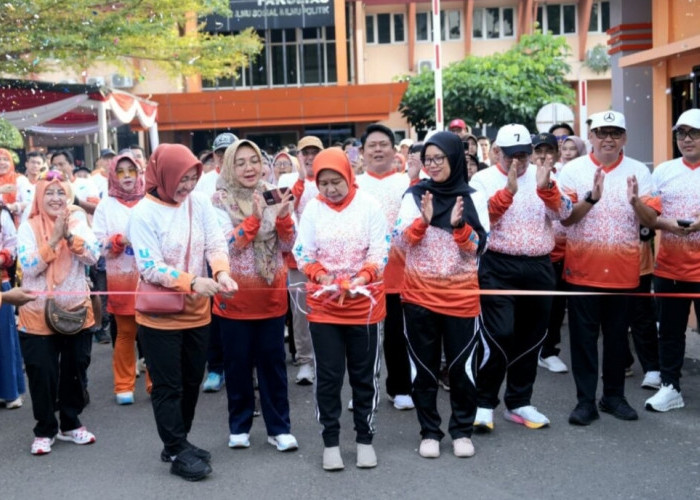 Hadiri Jalan Sehat Fisip Dies Natalis ke-39, Rektor Unila Bangga Kepada Fisip Unila 