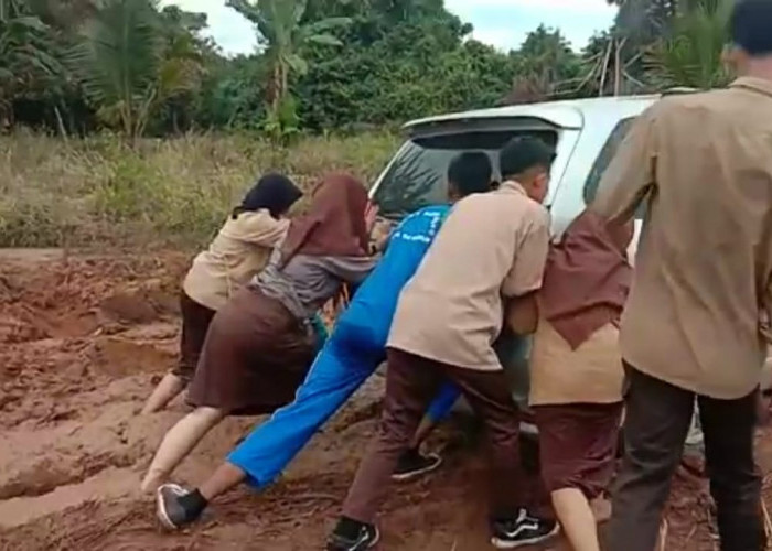 Miris, Jalan di Kabupaten Way Kanan Banyak yang Rusak, Pejabat yang Bersangkutan Susah Ditemui