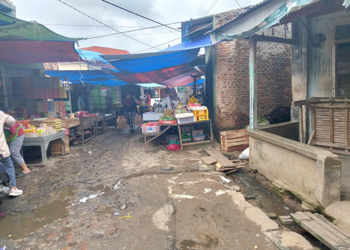 Parit Pasar Pagi Way Halim Menyempit, Banjir Jadi Masalah Tahunan Warga