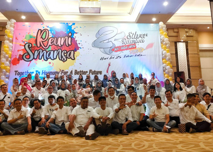 Reuni Silver, Alumni 97 SMAN 1 Bandar Lampung Kembali ke Putih Abu-abu 