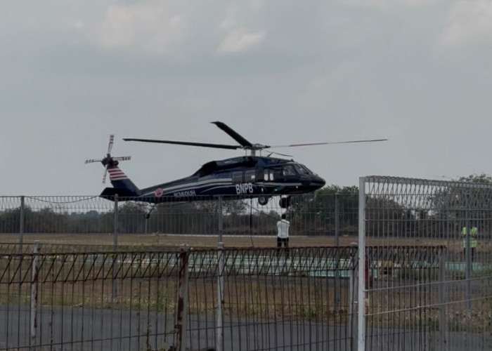 Water Bombing Hari Kedua di TNWK, Satu Titik Asap Jadi Sasaran Pemadaman