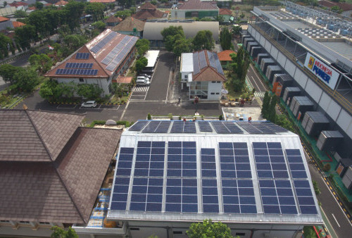 Dukung Energi Bersih, PLN Pasang PLTS Atap 489,72 kWp di Seluruh Kantor PLN Bali