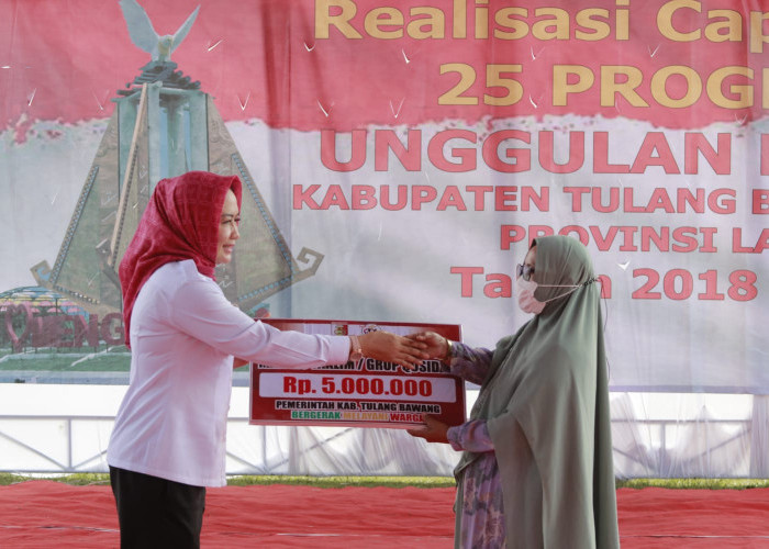 Bupati Winarti Serahkan Ambulans, Motor, Hingga Alquran di Kecamatan Banjar Agung