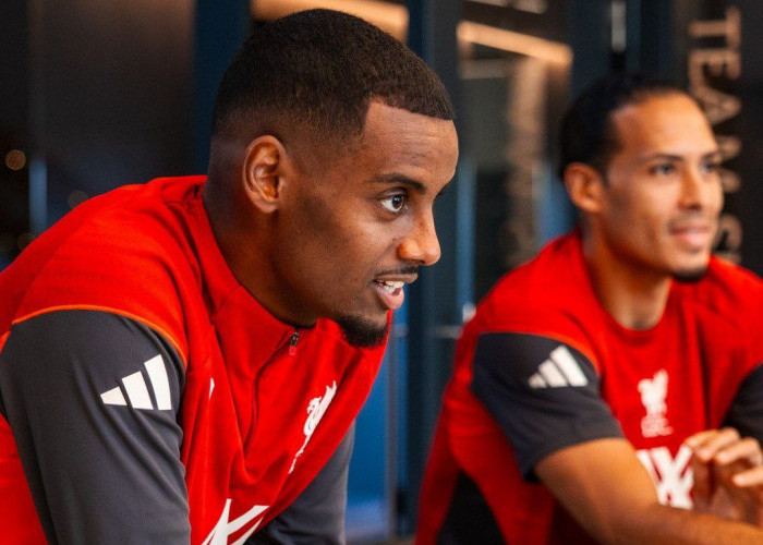 Alexander Isak Dipastikan Absen Beberapa Bulan, Arne Slot Tegaskan Musimnya Belum Berakhir