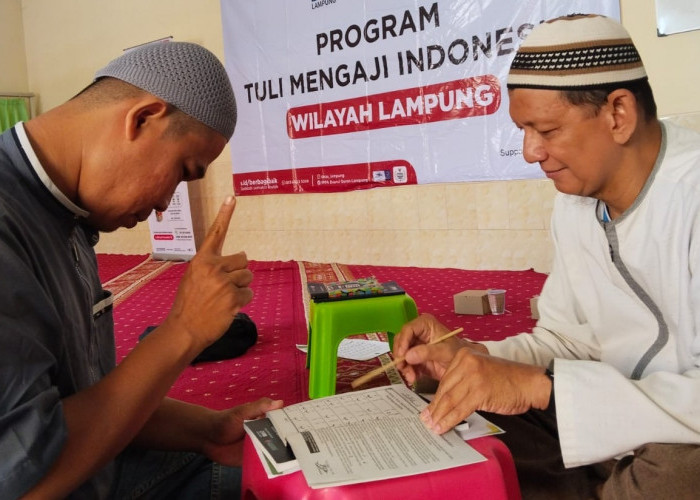 Ketika Jemari Mengeja Kalam Ilahi: Kisah Haru Komunitas Tuli Mengaji di Balik Hening Masjid Baitussalam