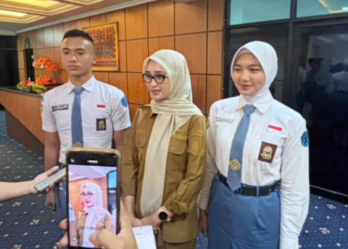 Wagub Jihan Apresiasi Antusias Gerakan Ayah Antar Anak ke Sekolah