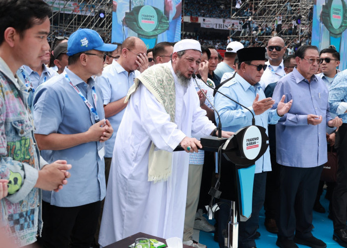 Momen Habib Ali Kwitang Jakarta Pimpin Doa Bersama 600 Ribu Pendukung Prabowo-Gibran