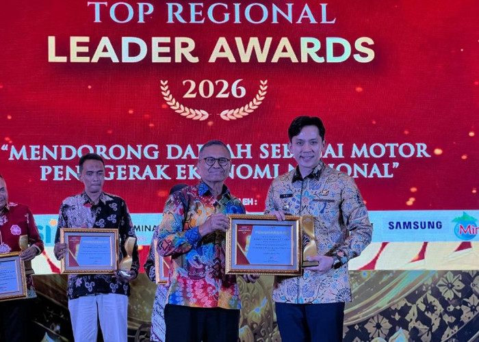 Bupati Egi Terima Disway Top Regional Leader Awards 2026, Lamsel Dinilai Mampu Dorong Pengembangan Pariwisata 