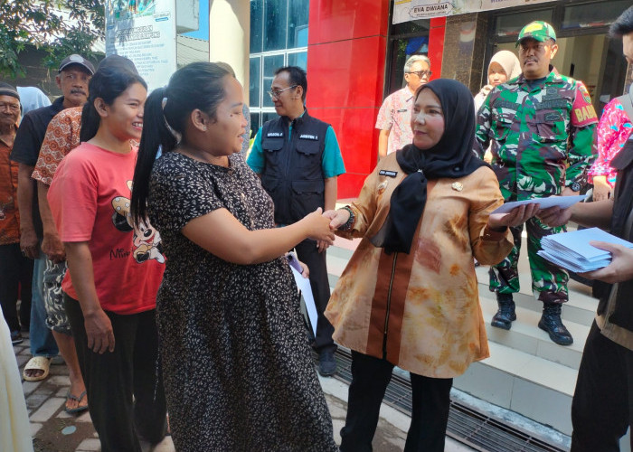 Atasi Banjir, Bunda Eva Ambil Langkah Diskresi Hingga Gerakkan 'Jumat Bersih' Serentak di 126 Kelurahan