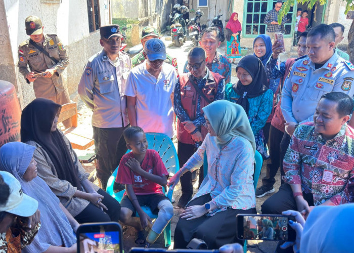 Wagub Datangi Rumah Buruh Bangunan, Sekolah Rakyat Buka Harapan Baru bagi Dua Bersaudara