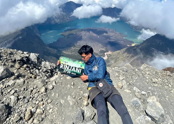 Terinspirasi Film, Pemuda Way Kanan Ini Tekuni Hobi Naik Gunung