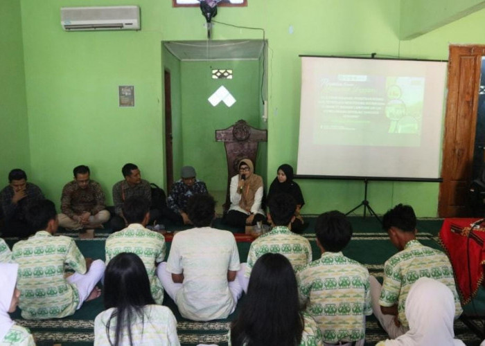 PKM Unggulan Unila Dorong SMAN 17 Bandar Lampung Jadi Sekolah Tangguh Bencana
