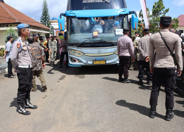 Kepulangan Jemaah Haji Lampura Kloter 15 JKG, Berangkat 398 Jemaah, Pulang 393 Orang