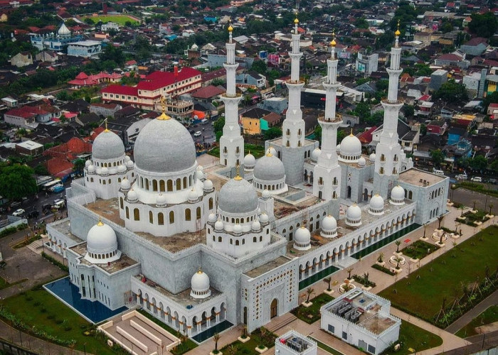 Wisata Religi Masjid Sheikh Zayed Solo, Surga Tersembunyi Jaraknya 7 Jam dari Kota Bandung 