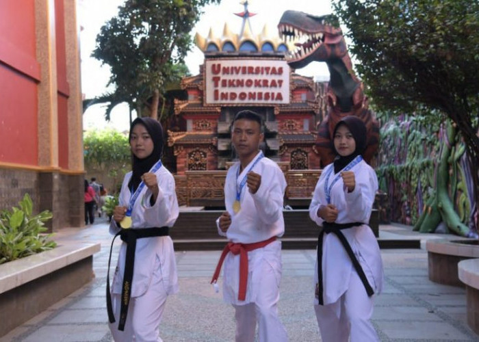 Karateka Teknokrat Borong Emas pada Kejuaraan Martial Art Competition 2023