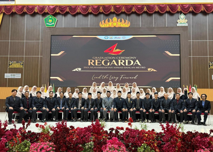 LEAD THE WAY FORWARD, SMA MUAD Metro Gelar Graduation Ceremony Angkatan IV Regarda