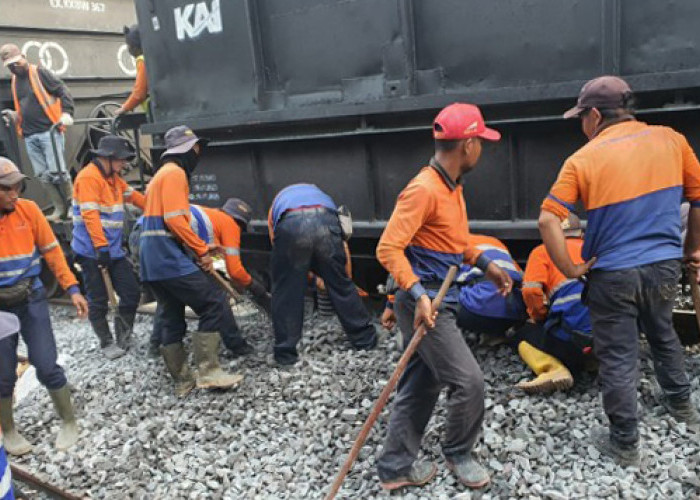 Jalur Kereta Api Tanjung Karang-Kertapati Amblas Lagi, Enam Perjalanan Dibatalkan 