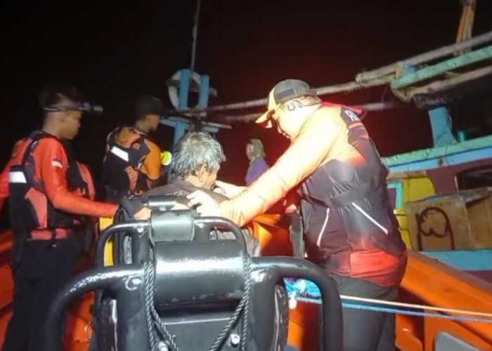 Sempat Hilang Kontak karena Mati Mesin Kapal, 4 Nelayan Ini Dievakuasi Selamat oleh Basarnas Lampung 