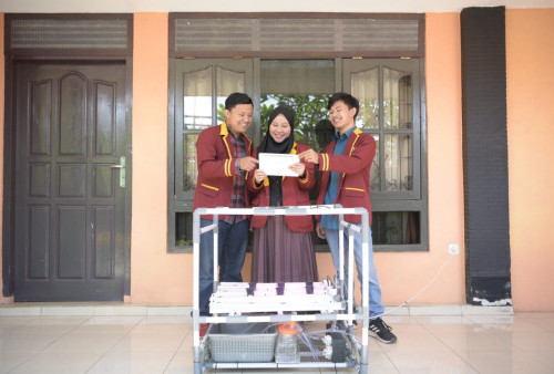 Mahasiswa UTI Juara Nasional Internet Of Things Electrical Engineering Festival 2022