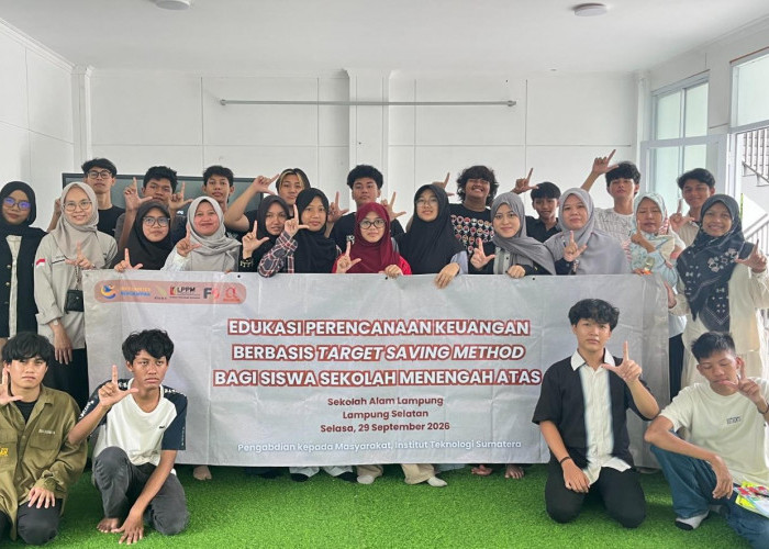 Dosen dan Mahasiswa Itera Bekali Siswa Sekolah Alam Lampung Strategi Menabung Berbasis Target