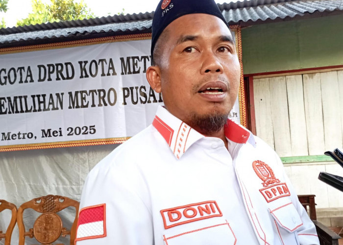 Warga Metro Pusat Keluhkan Sampah dan Drainase Rusak, Roma Doni Janji Dorong Solusi